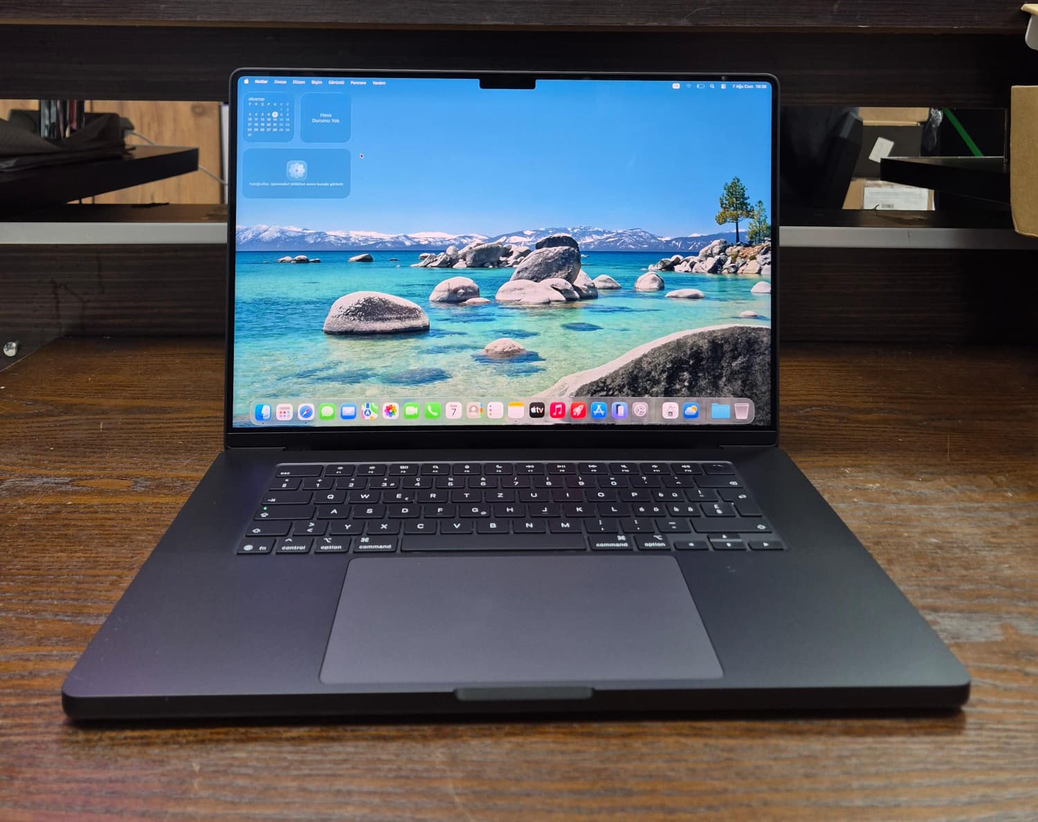 MacBook Pro 16" (Space Black)